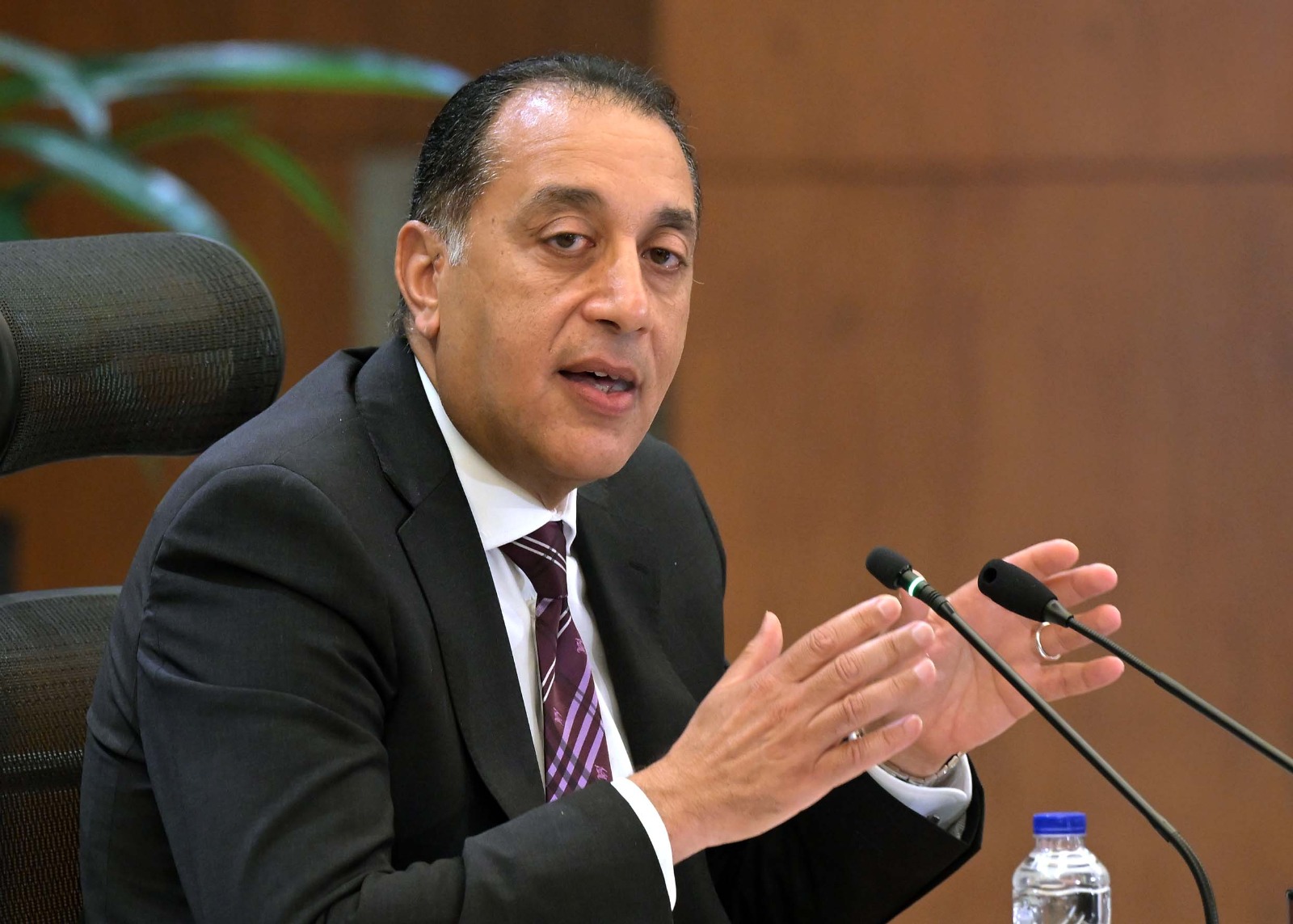 رئيس مجلس الوزراء تخفيف أحمال الكهرباء ليس مطروحا